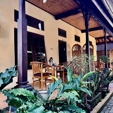 Wirya House